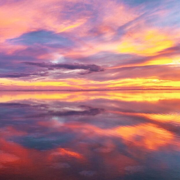 Regis-Lesieur_COUCHER-DE-SOLEIL-A-LILOT-FOURNEAU-UN-PECHEUR-Ltd-Edition_25.1-x-60-cm